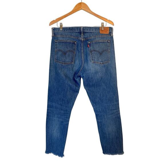 Levi's Women's High Waisted Button Fly Cropped White Oak Cone Denim Jean… - Picture 5 of 7